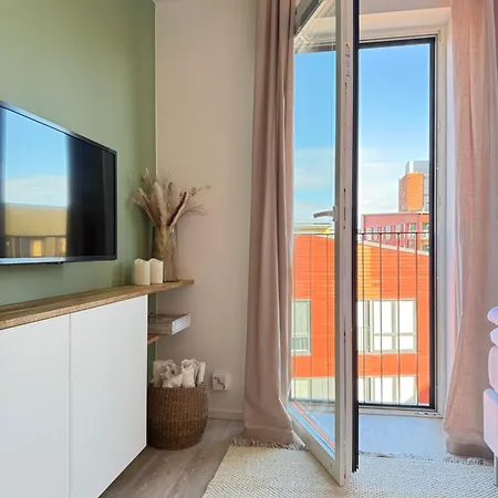 Hyvin Varusteltu City-studio Turun Linnan Kupeessa Ja Autopaikka