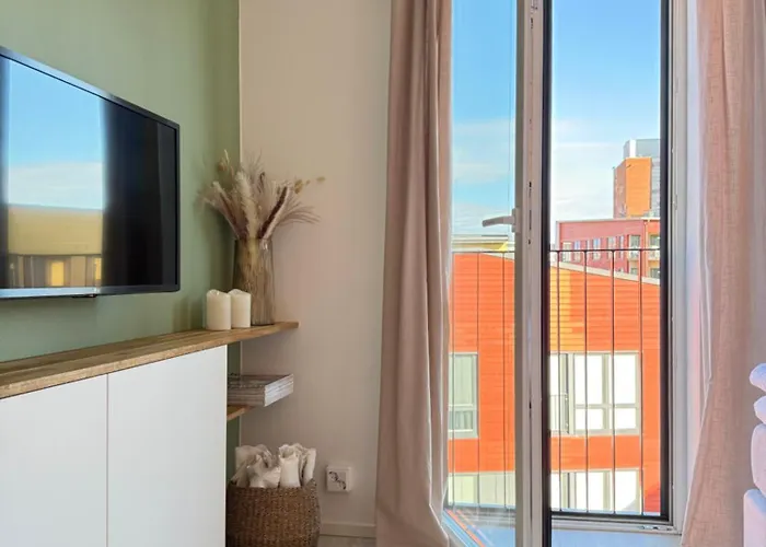 Hyvin Varusteltu City-studio Turun Linnan Kupeessa Ja Autopaikka